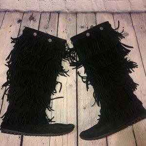 5 layer fringe minnetonka moccasins boots